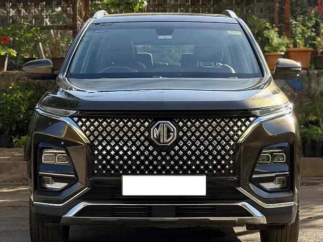 Used 2023 MG Hector Plus in Mumbai
