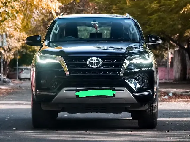 Used 2025 Toyota Fortuner in Delhi