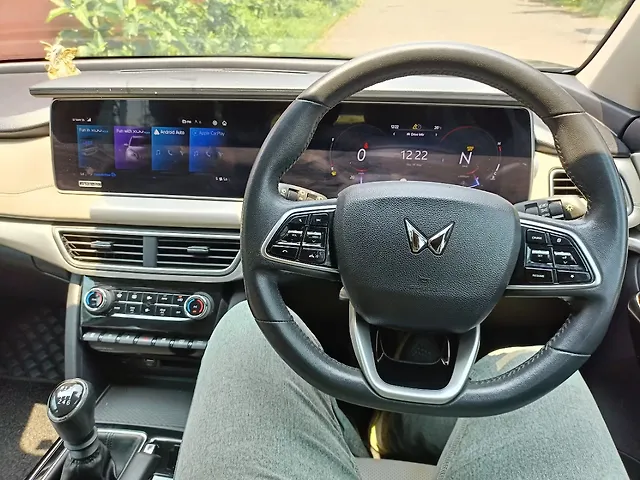 Used Mahindra Old Generation XUV700 AX 7 Diesel MT 7 STR [2023-2024] in Kolkata