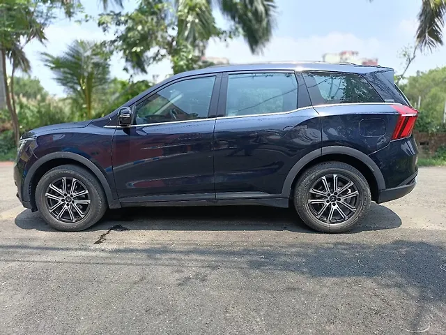 Used Mahindra Old Generation XUV700 AX 7 Diesel MT 7 STR [2023-2024] in Kolkata