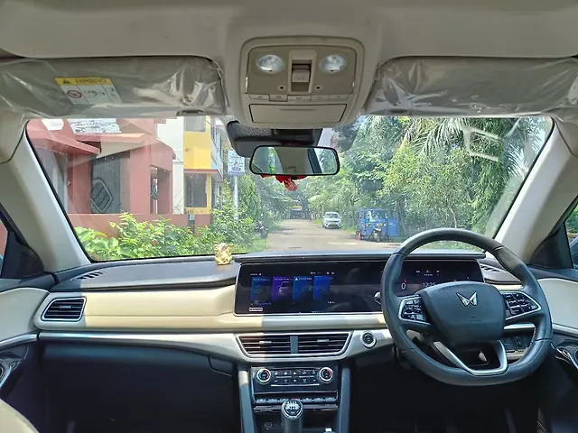 Used Mahindra Old Generation XUV700 AX 7 Diesel MT 7 STR [2023-2024] in Kolkata