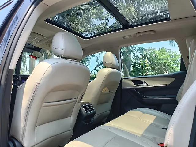 Used Mahindra Old Generation XUV700 AX 7 Diesel MT 7 STR [2023-2024] in Kolkata