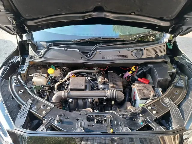 Used Nissan Magnite Tekna Petrol Automatic (AMT) in Pune
