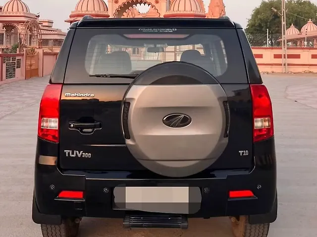 Used Mahindra TUV300 [2015-2019] T10 Dual Tone in Kheda
