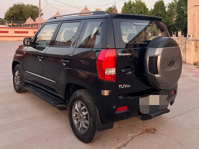 Used Mahindra TUV300 [2015-2019] T10 Dual Tone in Kheda