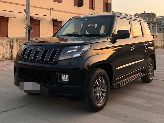 Used Mahindra TUV300 [2015-2019] T10 Dual Tone in Kheda
