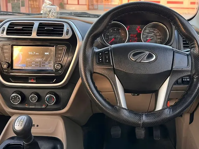 Used Mahindra TUV300 [2015-2019] T10 Dual Tone in Kheda