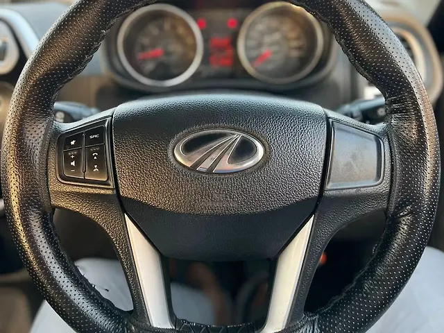 Used Mahindra TUV300 [2015-2019] T10 Dual Tone in Kheda