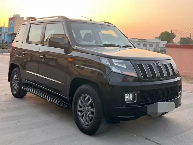 Used Mahindra TUV300 [2015-2019] T10 Dual Tone in Kheda