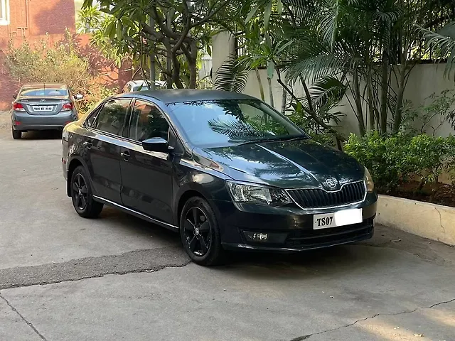 Used 2016 Skoda Rapid in Krishna