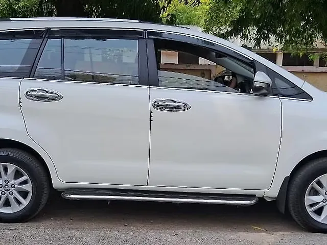 Used Toyota Innova Crysta [2016-2020] 2.4 V Diesel in Lucknow