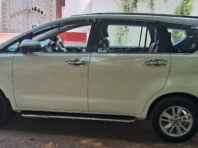 Used Toyota Innova Crysta [2016-2020] 2.4 V Diesel in Lucknow