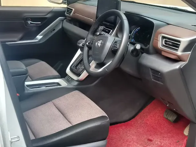 Used Toyota Innova Hycross VX (O) Hybrid (Electric + Petrol) Automatic (e-CVT) 7 STR in Bangalore Used Toyota Innova Hycross VX (O) Hybrid (Electric + Petrol) Automatic (e-CVT) 7 STR in Bangalore