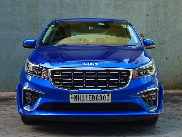Used 2022 Kia Carnival in Mumbai