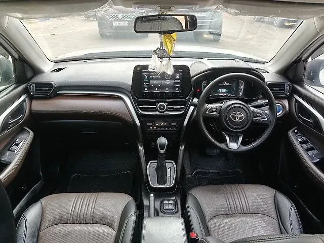 Used Toyota Urban Cruiser Hyryder V Hybrid [2023-2025] in Delhi