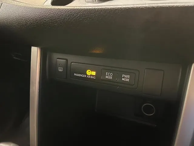 Used Toyota Innova Crysta [2016-2020] 2.4 GX 7 STR [2016-2020] in Mumbai
