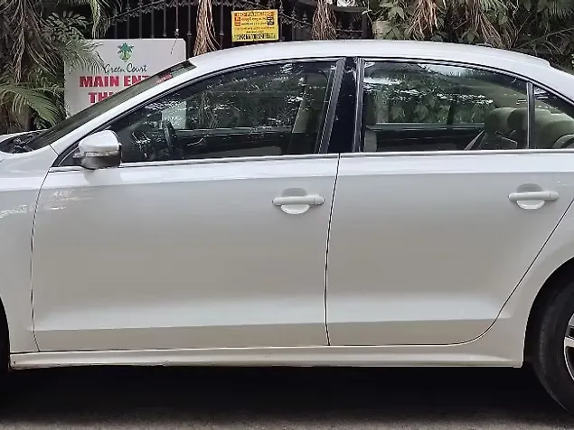 Used Volkswagen Jetta Highline TDI AT in Pune