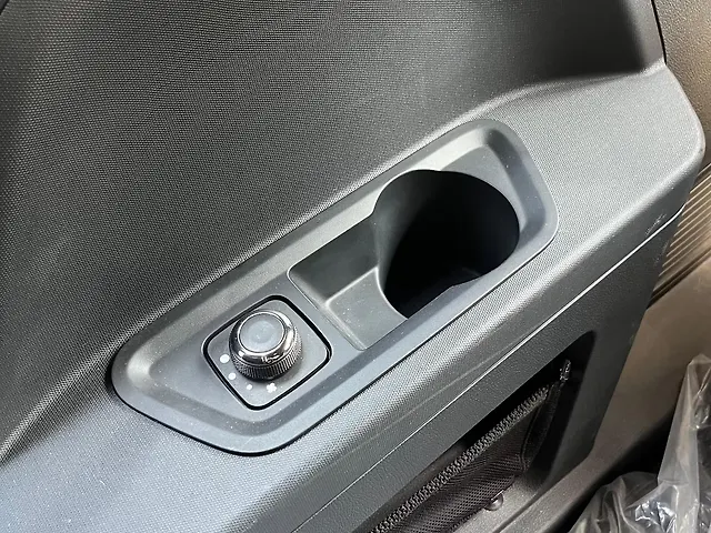 Used Tata Safari Accomplished Plus 7 STR Stealth Edition AT in Mumbai