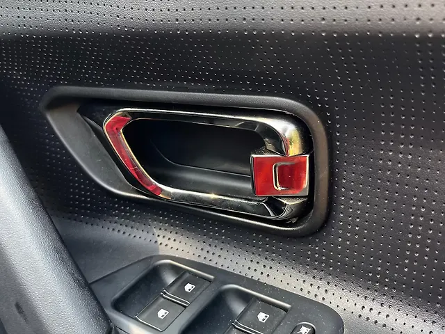 Used Tata Safari Accomplished Plus 7 STR Stealth Edition AT in Mumbai