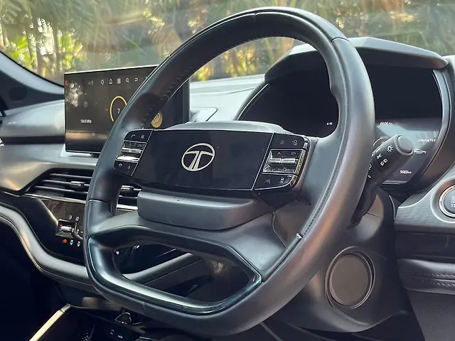 Used Tata Safari Accomplished Plus 7 STR Stealth Edition AT in Mumbai