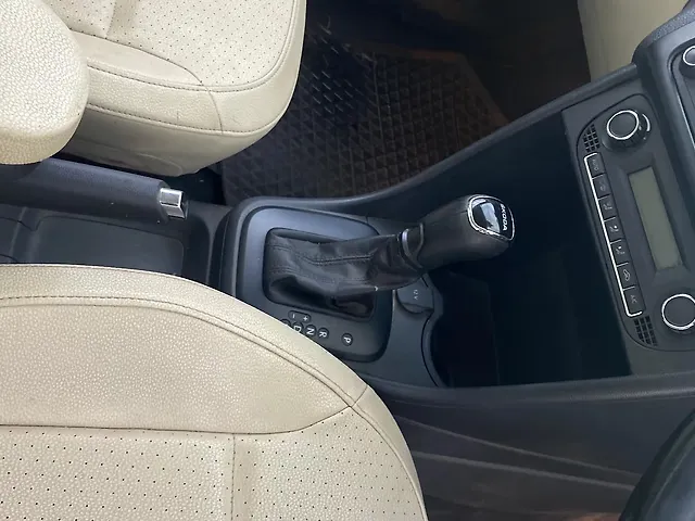 Used Skoda Rapid Style 1.6 MPI AT in Mumbai