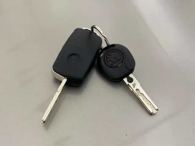Used Skoda Rapid Style 1.6 MPI AT in Mumbai