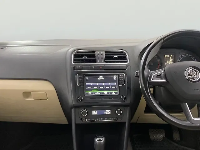 Used Skoda Rapid Style 1.6 MPI AT in Mumbai