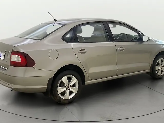Used Skoda Rapid Style 1.6 MPI AT in Mumbai