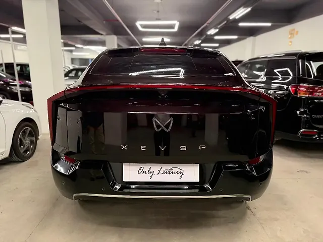 Used Mahindra XEV 9e Pack Two 79.0 kWh 7.2kW Charger in Ahmedabad Used Mahindra XEV 9e Pack Two 79.0 kWh 7.2kW Charger in Ahmedabad