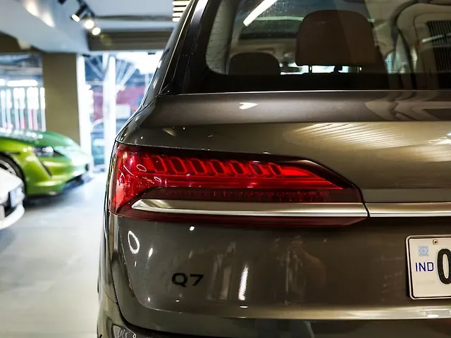 Used Audi Q7 Technology in Delhi