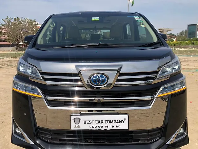 Used 2023 Toyota Vellfire in Delhi
