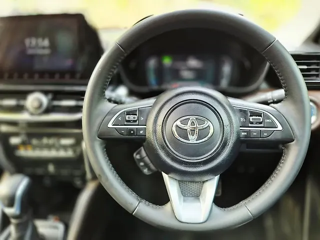 Used Toyota Urban Cruiser Hyryder V Hybrid [2023-2025] in Delhi
