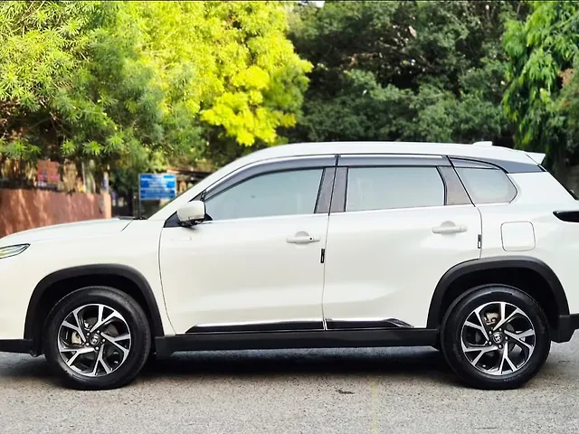 Used Toyota Urban Cruiser Hyryder V Hybrid [2023-2025] in Delhi