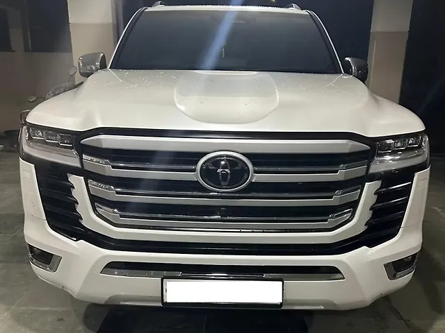 Used 2025 Toyota Land Cruiser in Mumbai Used 2025 Toyota Land Cruiser in Mumbai