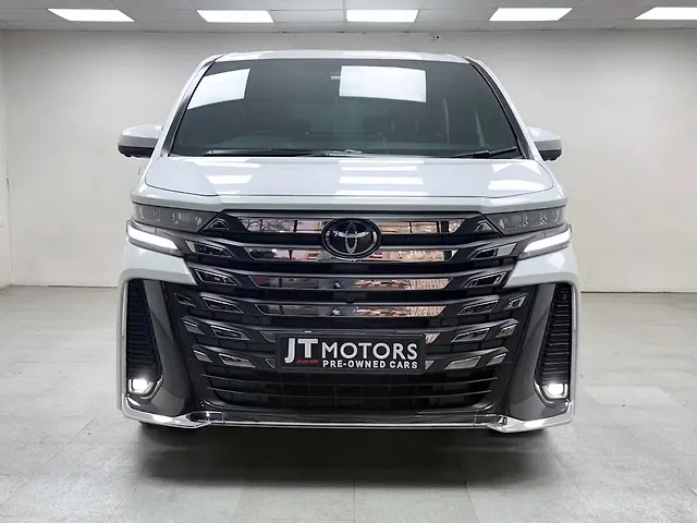 Used 2024 Toyota Vellfire in Pune