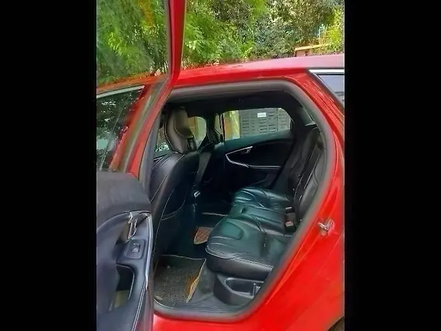 Used Volvo V40 [2016-2019] D3 R-Design in Bangalore