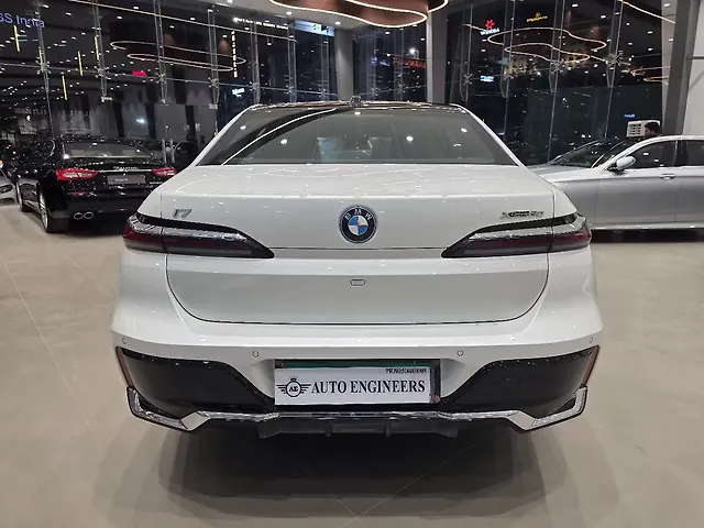 2023 BMW i7 - Photo 2