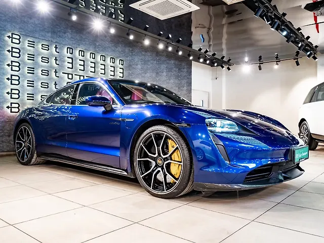 2025 Porsche Taycan - Photo 2