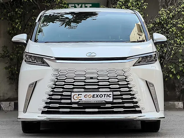Used 2025 Lexus LM in Mumbai