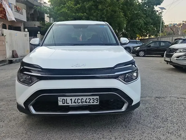Used 2022 Kia Carens in Delhi