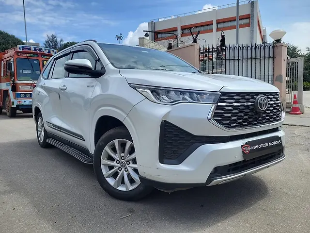 Used 2023 Toyota Innova Hycross in Bangalore