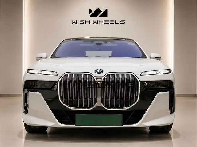 Used 2025 BMW i7 in Mumbai
