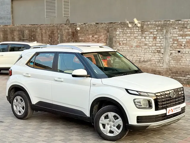Used 2022 Hyundai Venue in Surat