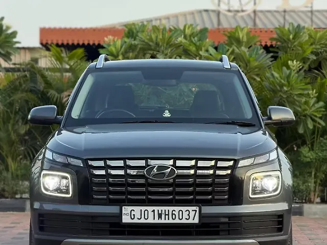 Used 2022 Hyundai Venue in Surat