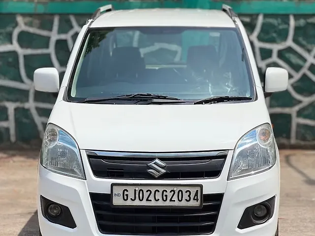 Used 2016 Maruti Suzuki Wagon R in Surat