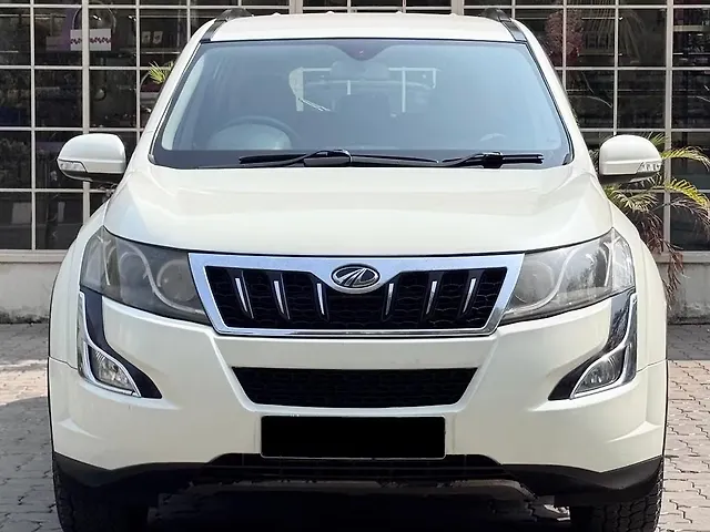 Used 2017 Mahindra XUV500 in Surat