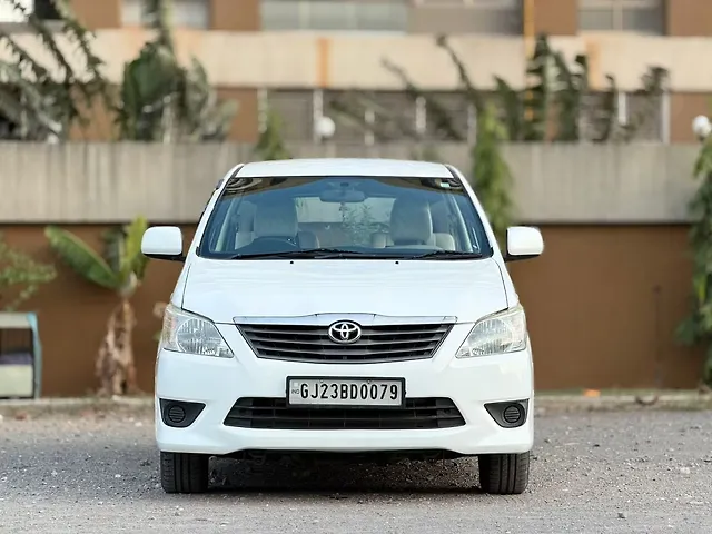 Used 2015 Toyota Innova in Surat