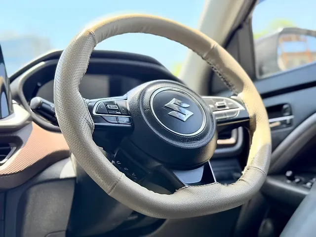 Used Maruti Suzuki Brezza [2022-2026] ZXi CNG Manual Dual Tone in Valsad