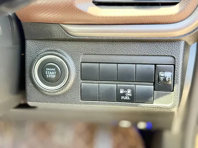 Used Maruti Suzuki Brezza [2022-2026] ZXi CNG Manual Dual Tone in Valsad