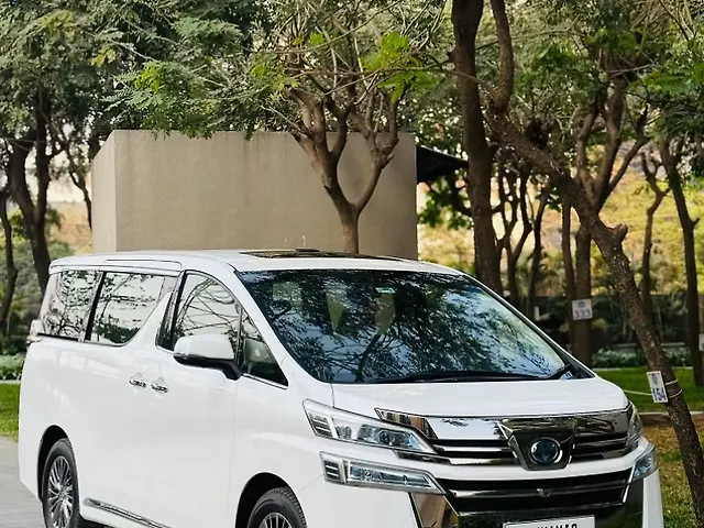 Used 2023 Toyota Vellfire in Mumbai